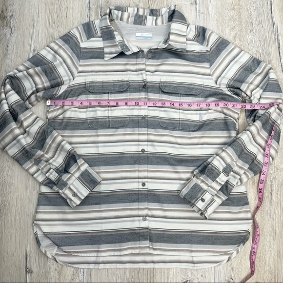 Columbia Ladies Button Down Stripe Long Sleeve Sz XL - Picture 6 of 8